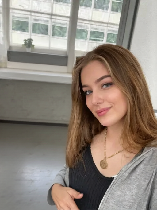 Two Girls Eye Contact Blowjob 